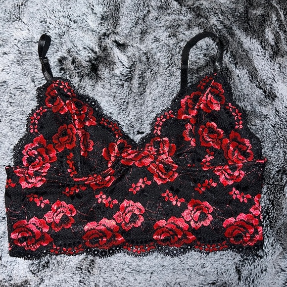 SHEIN Tops - M red and black lace top